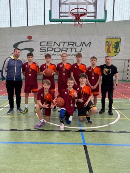 Chłopcy z naszej szkoły Mistrzami Gminy w koszykówce 3x3 